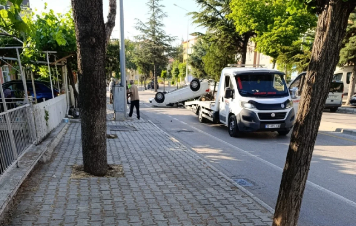 111 cadde üzerinde korkutan kaza