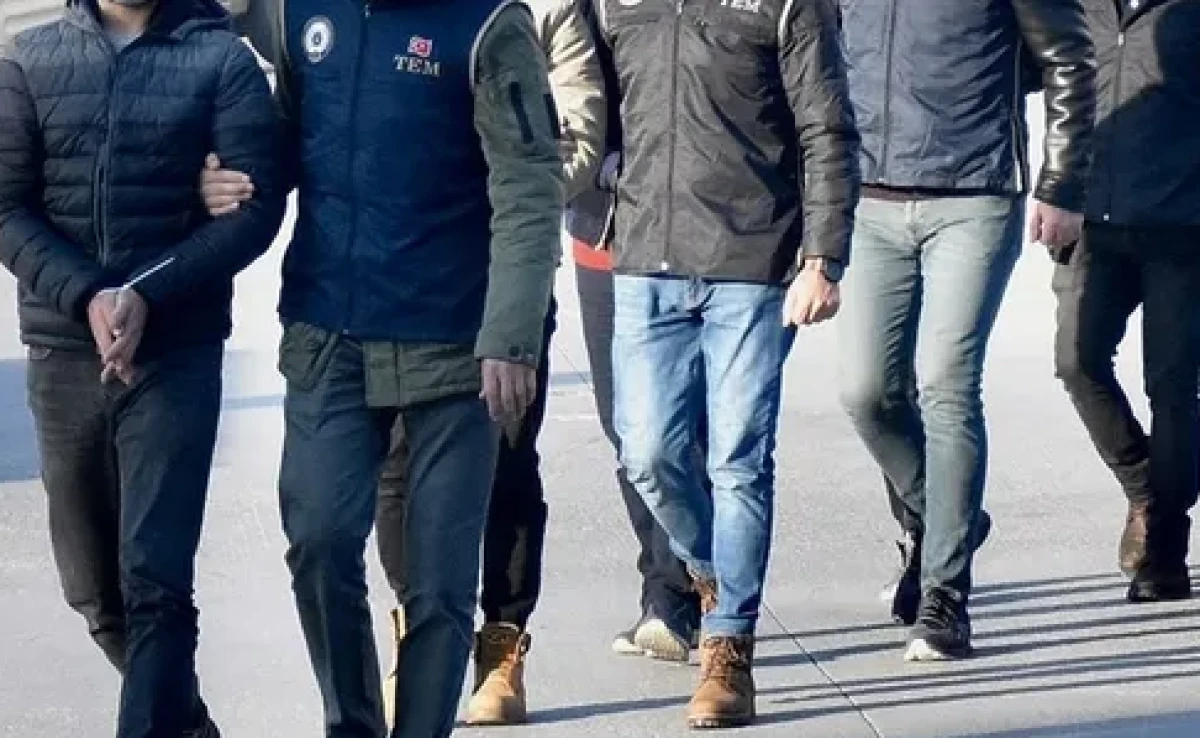 17 ilde FET&Ouml; operasyonu: Aralarında aktif kamu g&ouml;revlilerinin de olduğu 81 ş&uuml;pheli yakalandı .