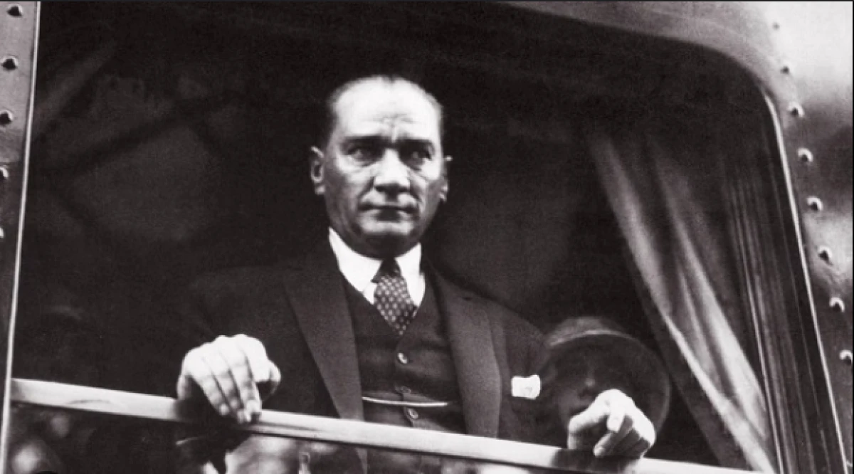 19 MAYIS ATATÜRK'Ü ANMA GENÇLİK ve SPOR BAYRAMIMIZ KUTLU OLSUN!