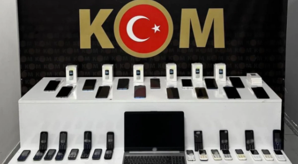 60 kaçak cep telefonu ele geçirildi