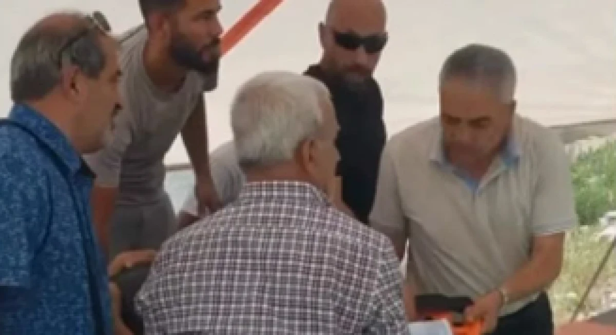 8 Metre Yükseklikten Düşerek Yaralandı