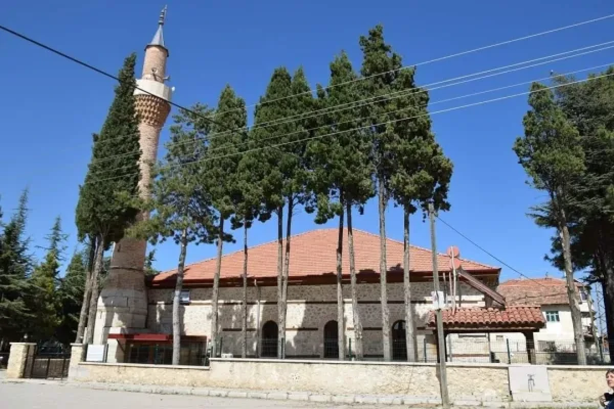 800 Yıllık Sır! Bu Cami Zamana Nasıl Direniyor?