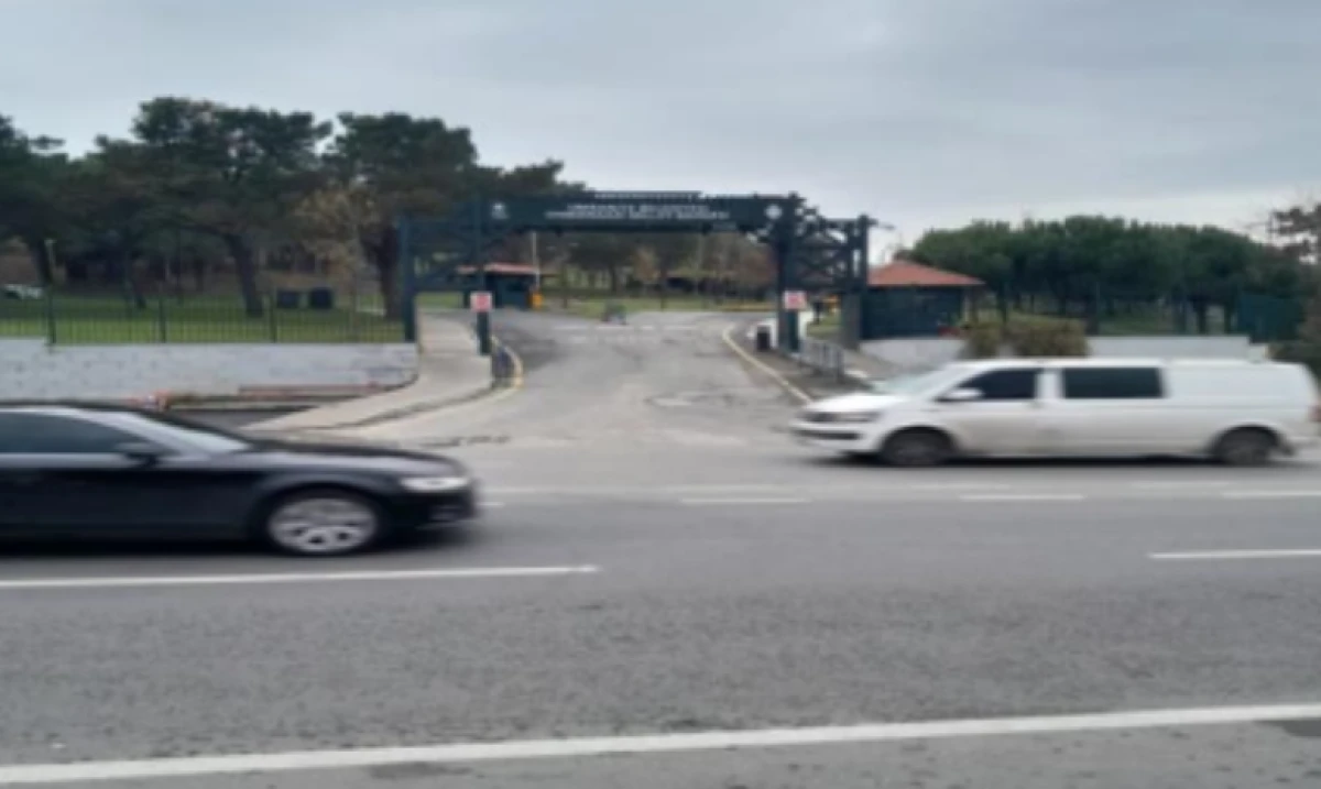 ADİLE SULTAN TESİSLERİNİN ATAŞEHİR DUDULLU KAVŞAĞI TRAFİK IŞIKLARINA KAVUŞUYOR