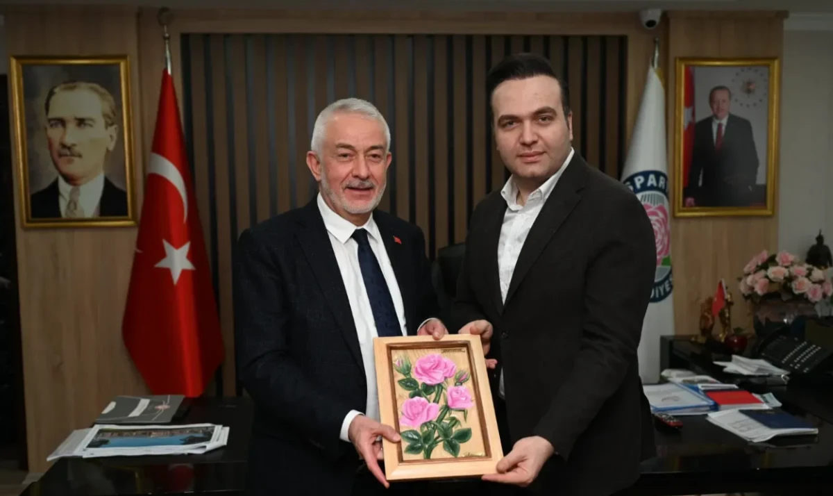 AK Parti Gen&ccedil;lik Kolları Genel Başkanı Yusuf İbiş&rsquo;ten Isparta Belediyesi&rsquo;ne ziyaret