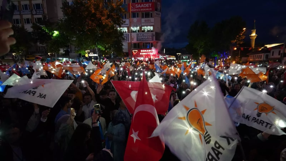 Ak Parti'nin 17. Zaferi Isparta'da Böyle Kutlandı..