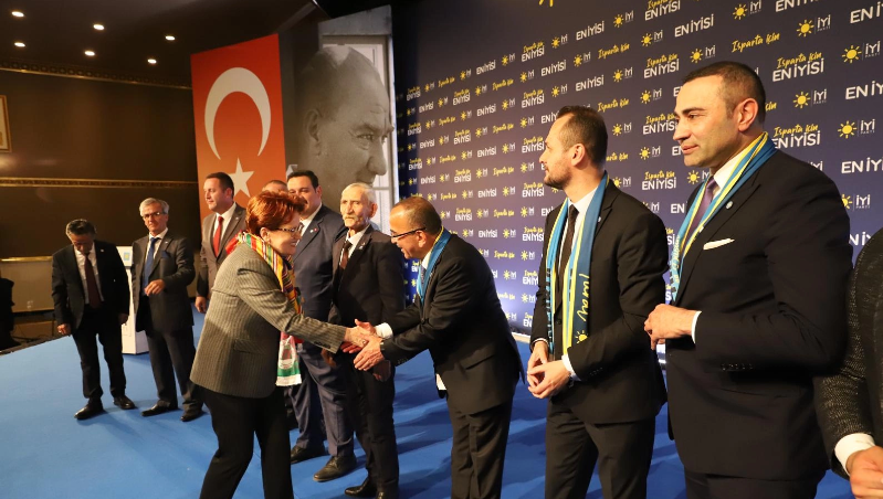 Akşener'den Isparta'da Tarihi Çıkış