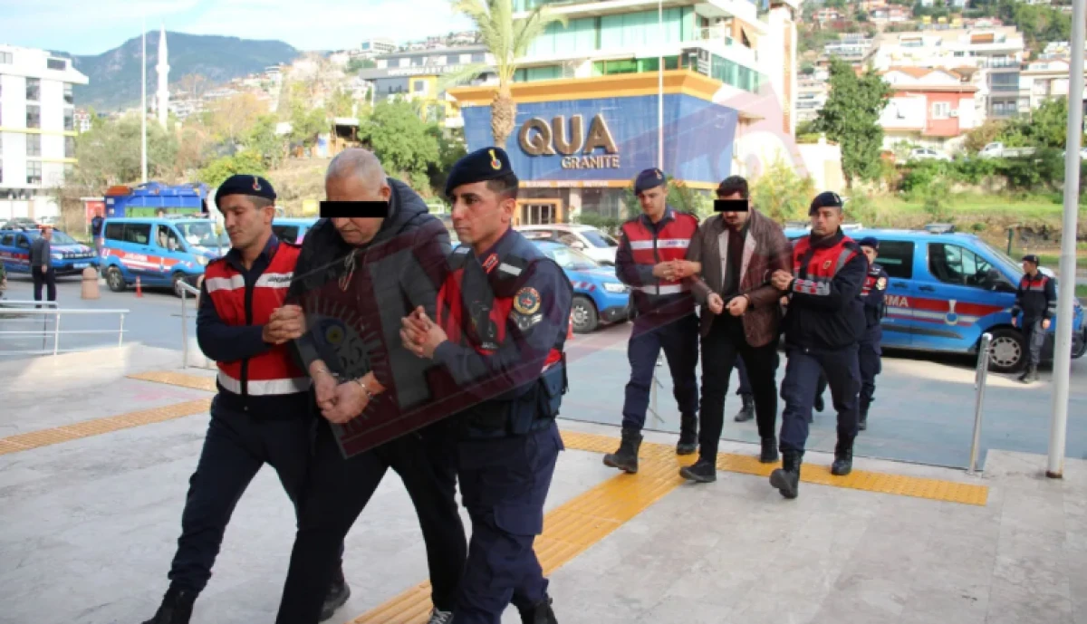 Alanya tapu dairesinde deprem: &Ccedil;ete lideri doktor &ccedil;ıktı