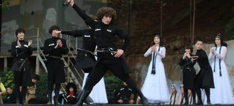 Alanya’da 19 Mayıs yöresel danslarla kutlandı