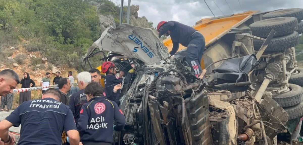 Alanya'da kamyon faciası: 1 ölü 1 ağır yaralı