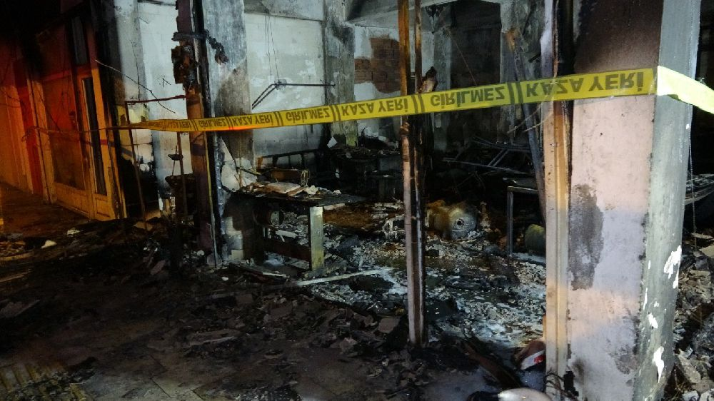 Antalya’da 5 katlı binada yangın can pazarı yaşandı