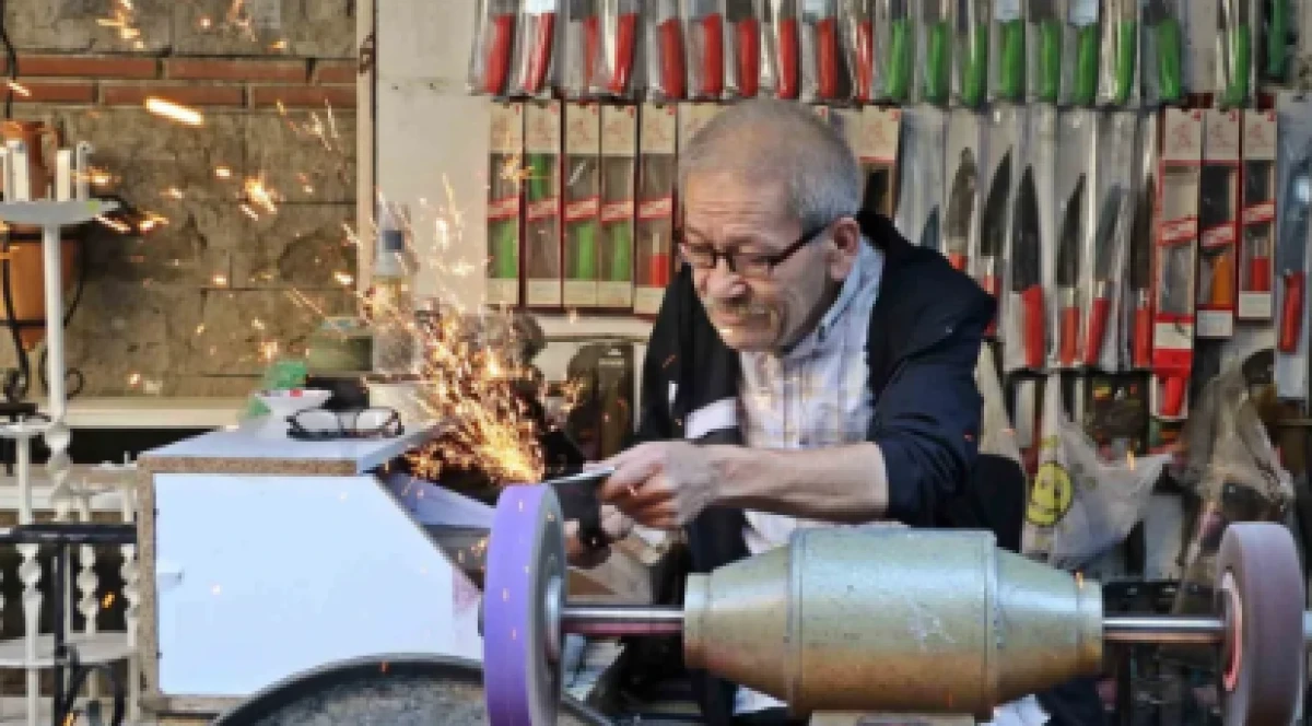 Antalya&rsquo;da 50 yıldır mesleğini yaşatıyor!