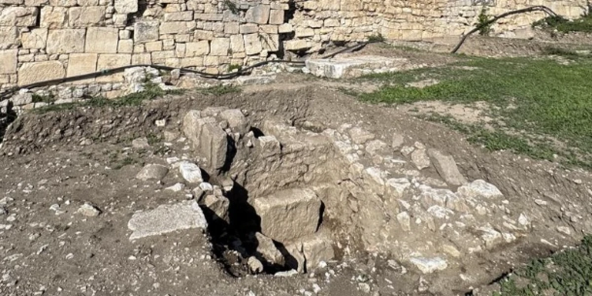 Antalya’da Yazıtlardan Bilinen Zeus Tapınağı Nihayet Bulundu