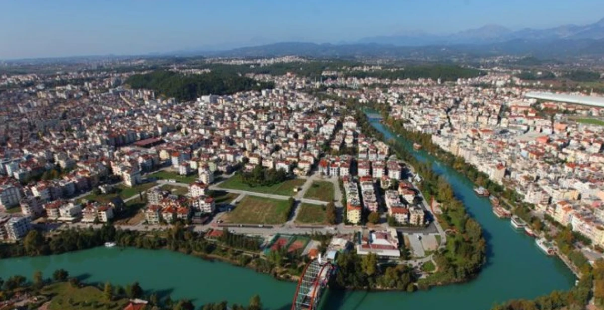 Antalya’nın Parlayan İlçesine Arap Ve Rus Turist Akını!