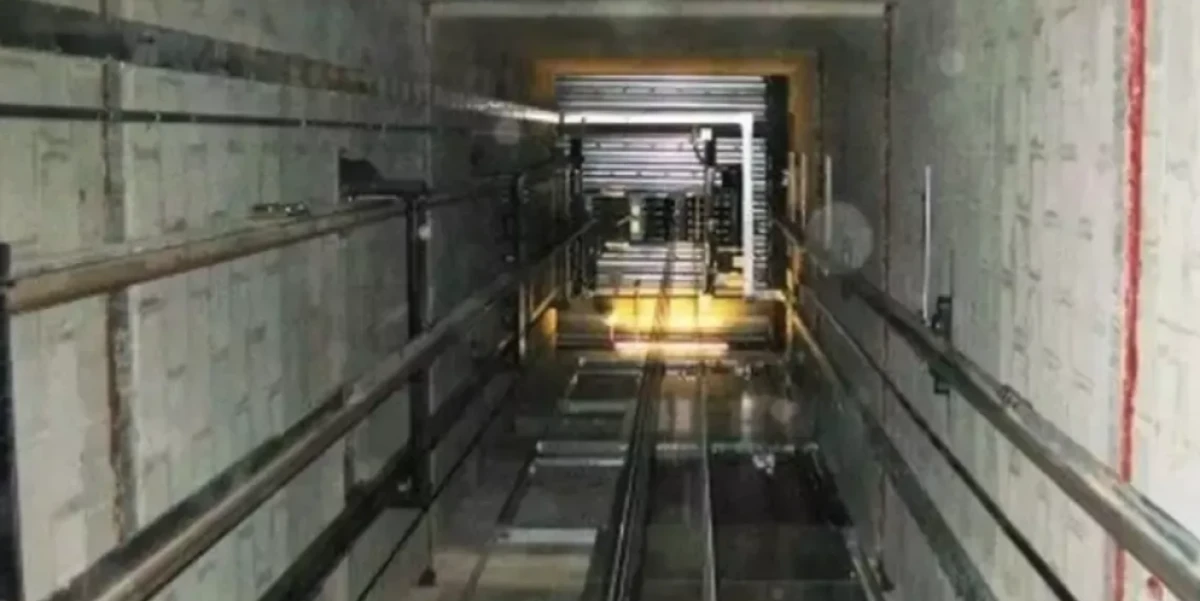 Asansör Boşluğuna düşen öğrenci ağır yaralandı