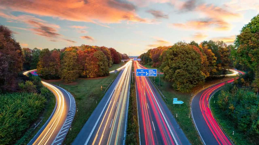 Avrupa'nın En Büyük Otoban Ağına Sahip Almanya'da Yollar Neden Bu Kadar Fazla?