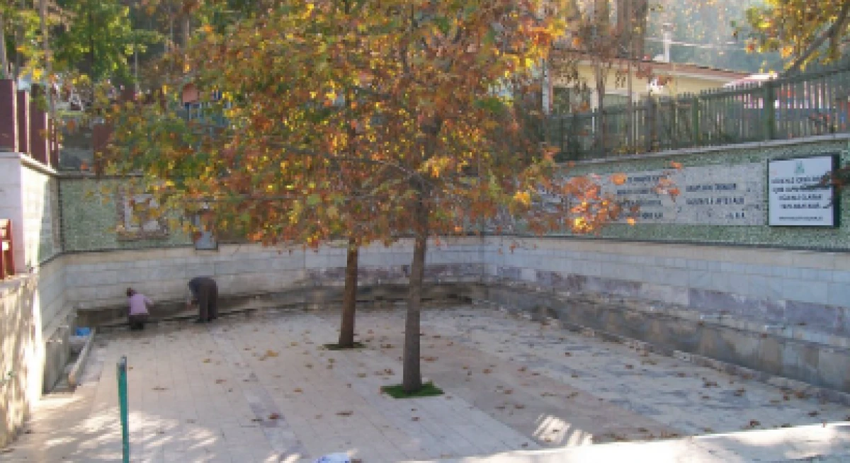 Ayazmana Çeşmesi Kurudu, Mahalle Halkı Geleneğe Sarıldı