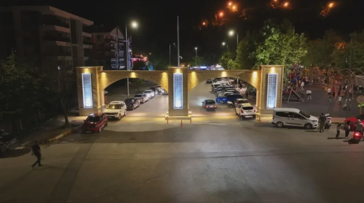 Ayazmana Mesireliği giriş takı yenilendi