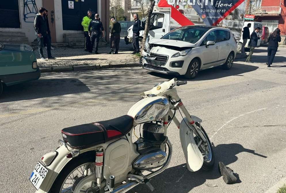 Bahçelievler'de kaza: Motosiklet sürücüsü yaralandı