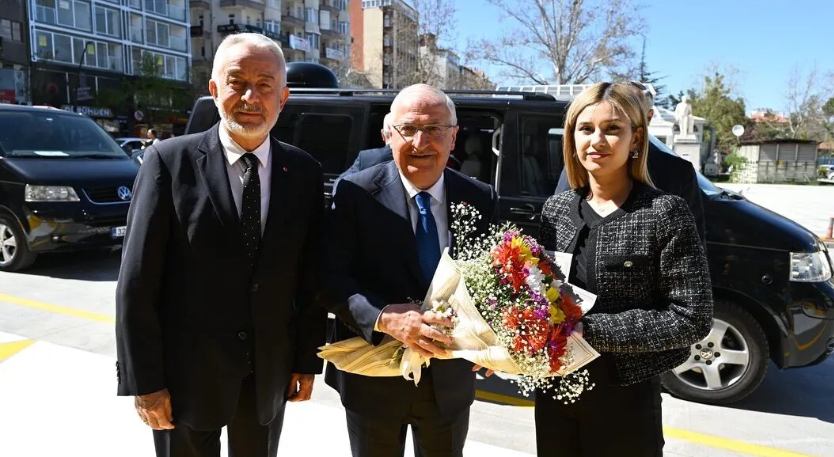 Bakan Güler Isparta Belediyesi’ni Ziyaret Etti