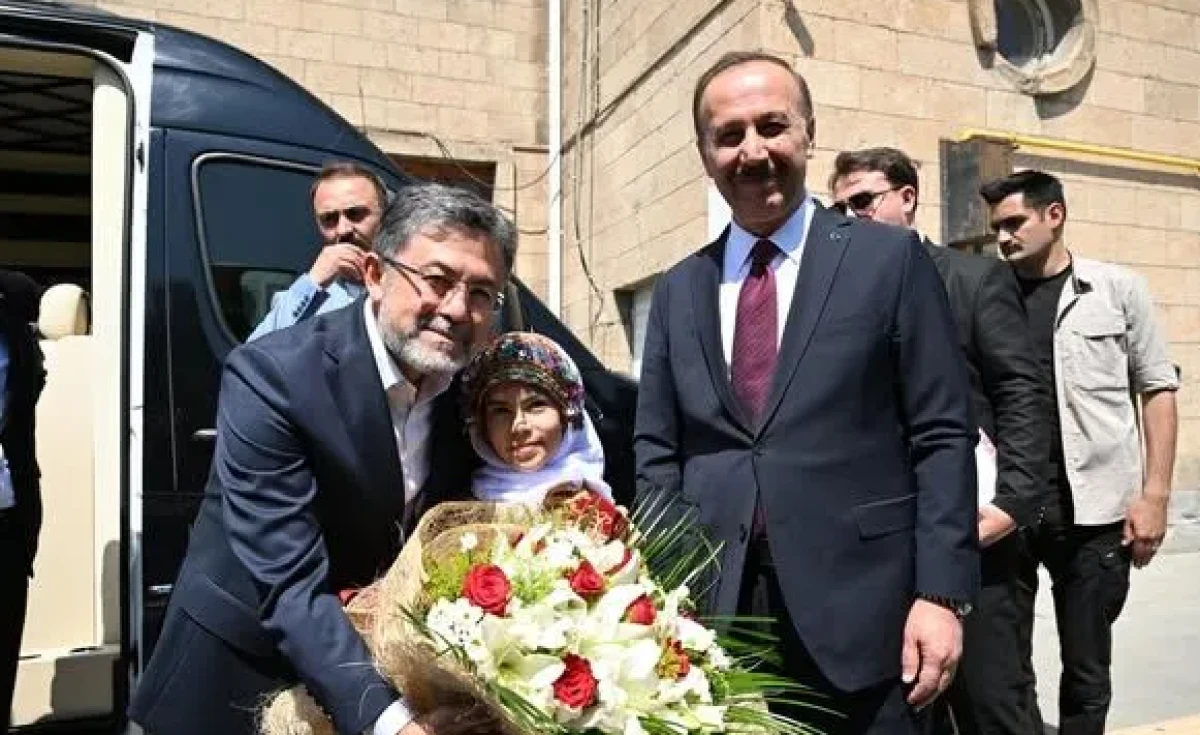 Bakan Yumaklı Isparta’da Sektör Temsilcileriyle Bir Araya Geldi