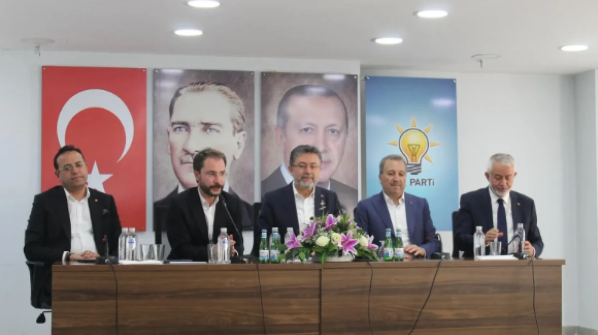 Bakan Yumaklı’dan Ak Parti Isparta İl Başkanlığı'na Ziyaret
