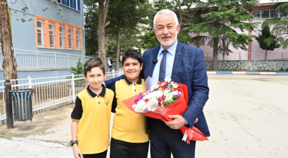 Başkan Başdeğirmen, 5. sınıflar başkanının seçim vaadini yerine getirdi