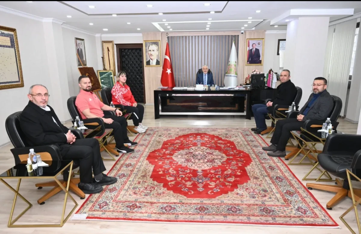 Başkan Başdeğirmen: "Fatmag&uuml;l&rsquo;den birincilik dışında başka derece beklemiyorum"