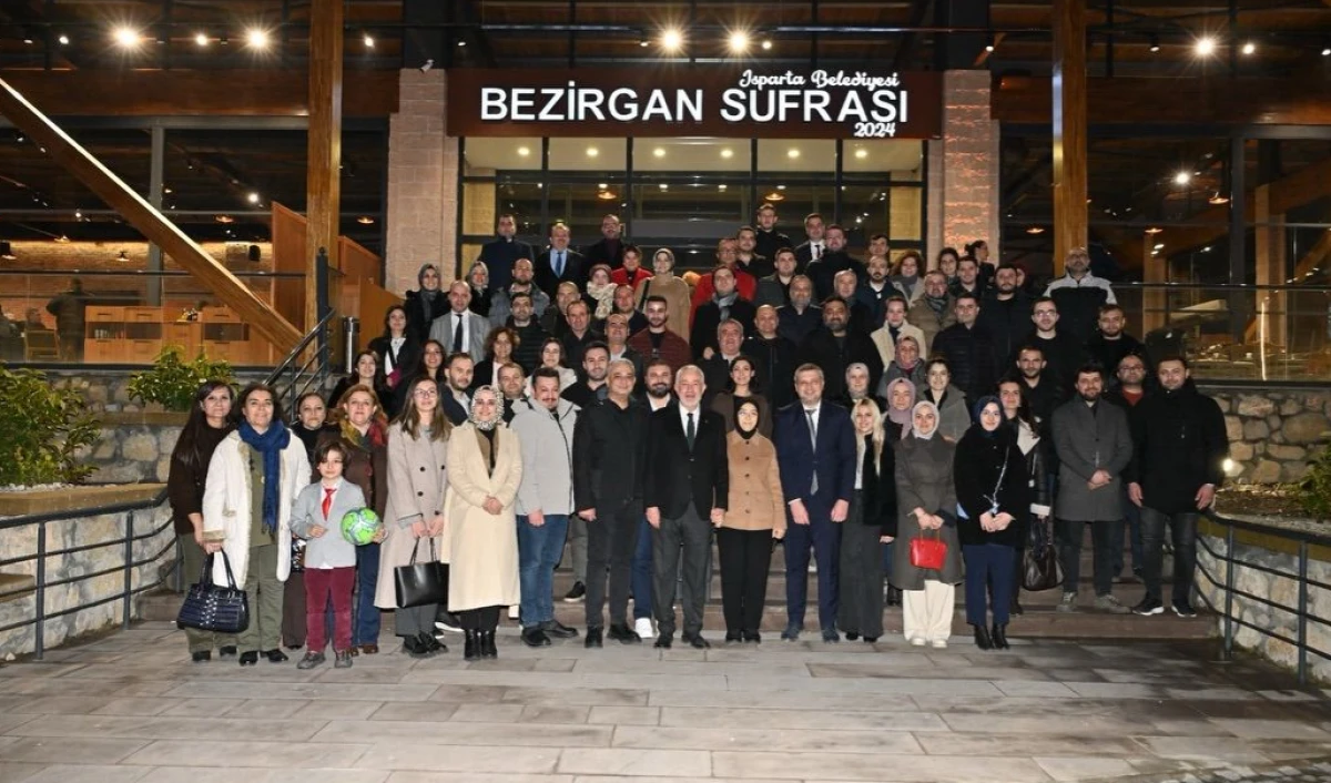 Başkan Başdeğirmen: &ldquo;Isparta Belediyesi T&uuml;rkiye&rsquo;ye &ouml;rnek bir belediyedir&rdquo;