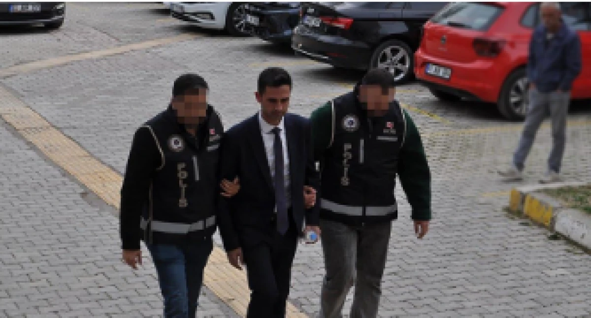 Başkanın ifadesi sonrası iki meclis üyesi gözaltına alındı