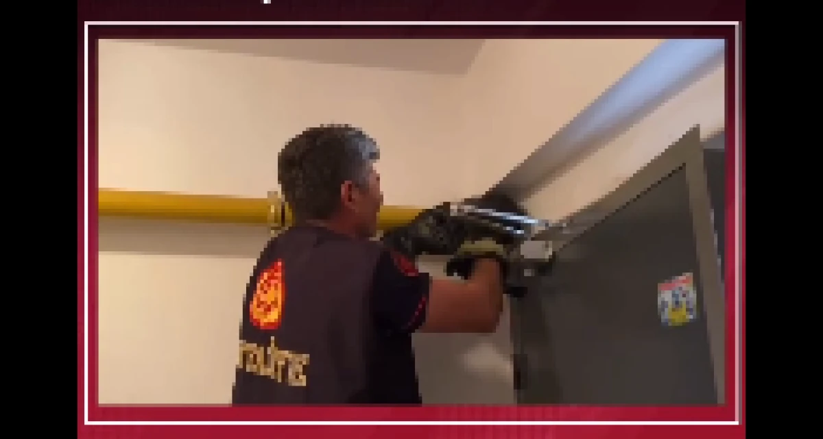Boruya Sıkışan Sincap Kurtarıldı