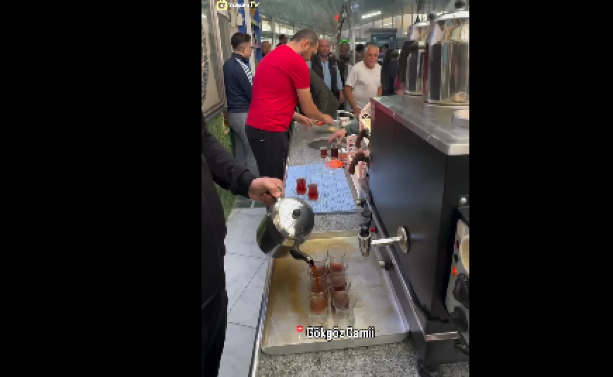 Bu Camide Bayram Namazı Bir Başka