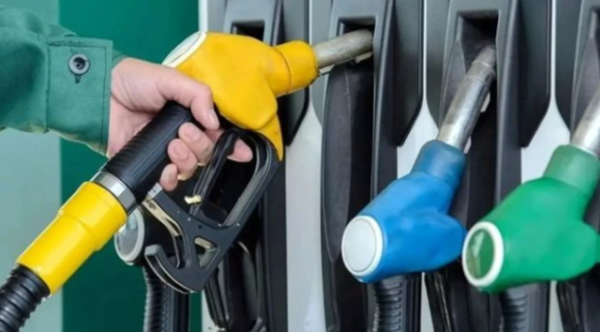 Bu geceden itibaren motorine 2 lira 7 kuruş zam bekleniyor