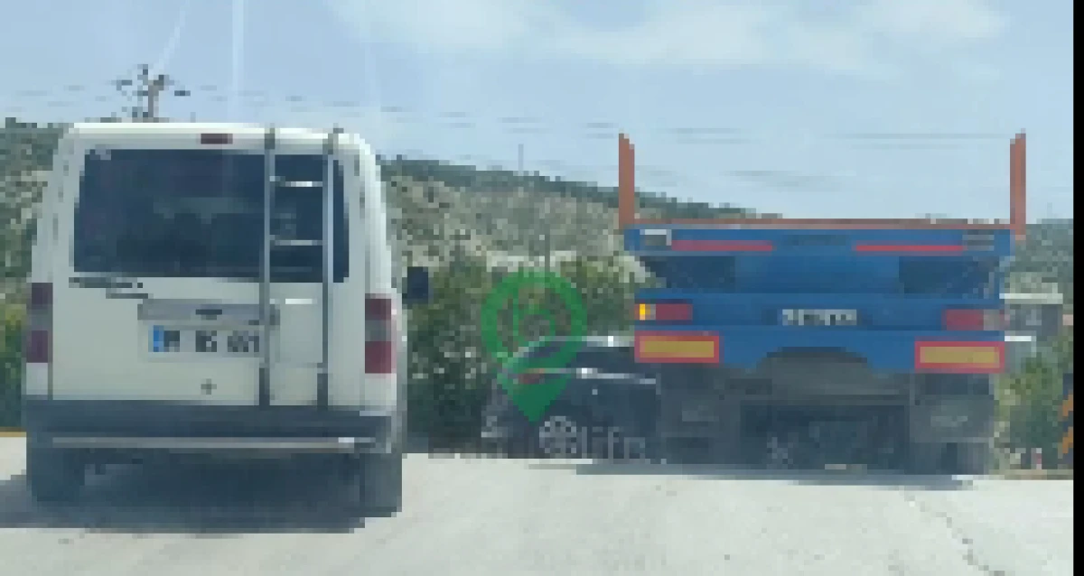 Burdur-Isparta Yolunda Kaza: Otomobil Tırın Altına Girdi