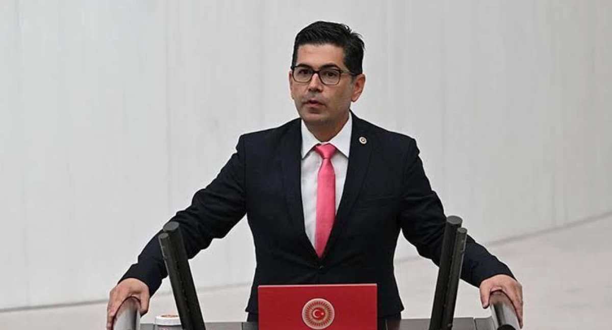 Chp’li Halıcı’dan Grev Ertelemesine Sert Tepki: “asıl tehdit iktidarın demokrasiyi askıya almasıdır”