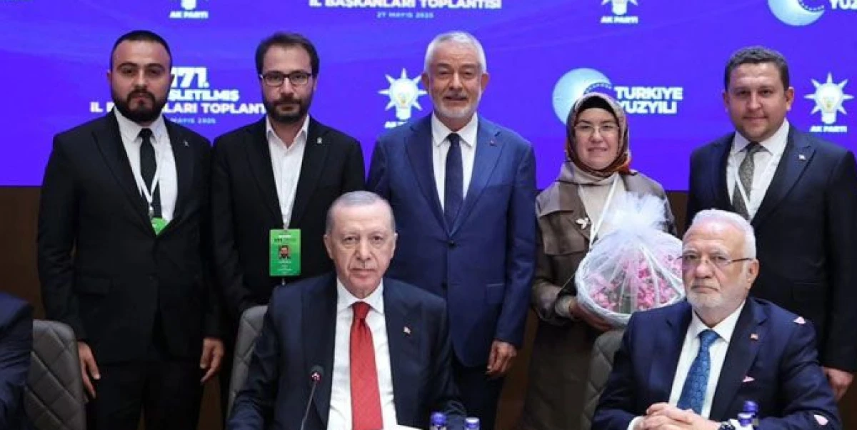 Cumhurbaşkanı Erdoğan’a Isparta gülü götürdüler