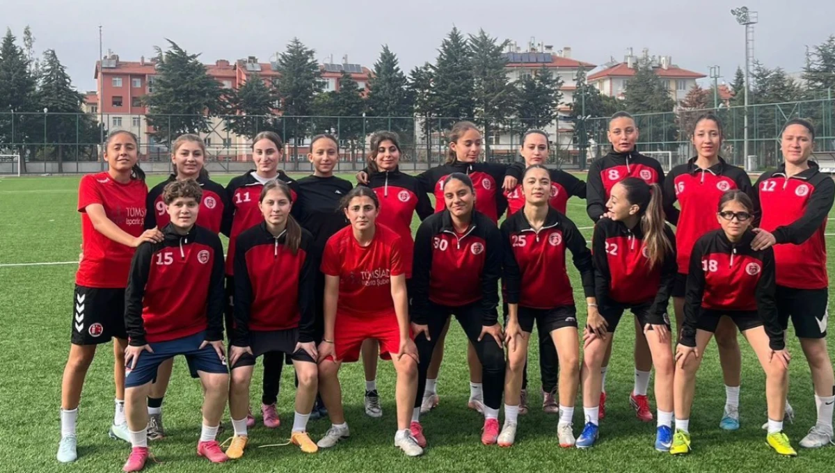 Davraz Kadın Futbol Takımı Sahaya İnmeye Hazır