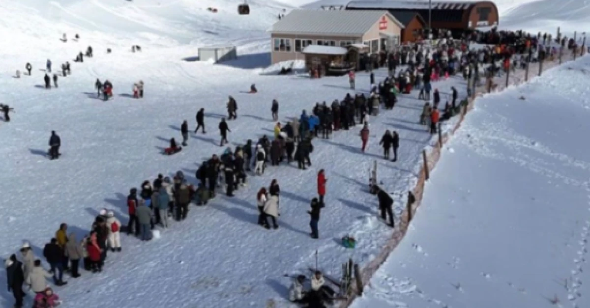 Davraz&rsquo;da ziyaret&ccedil;i rekoru! Sezon uzatıldı