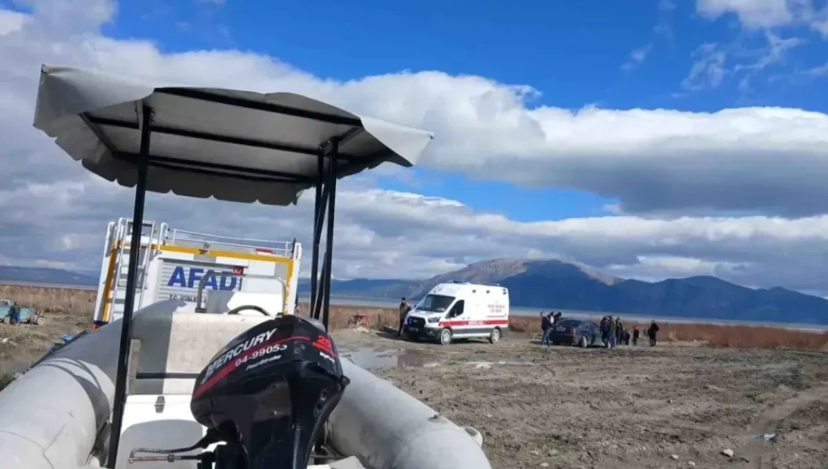 Eğirdir G&ouml;l&uuml;'nde balık avlarken tekneden d&uuml;şen adam boğuldu