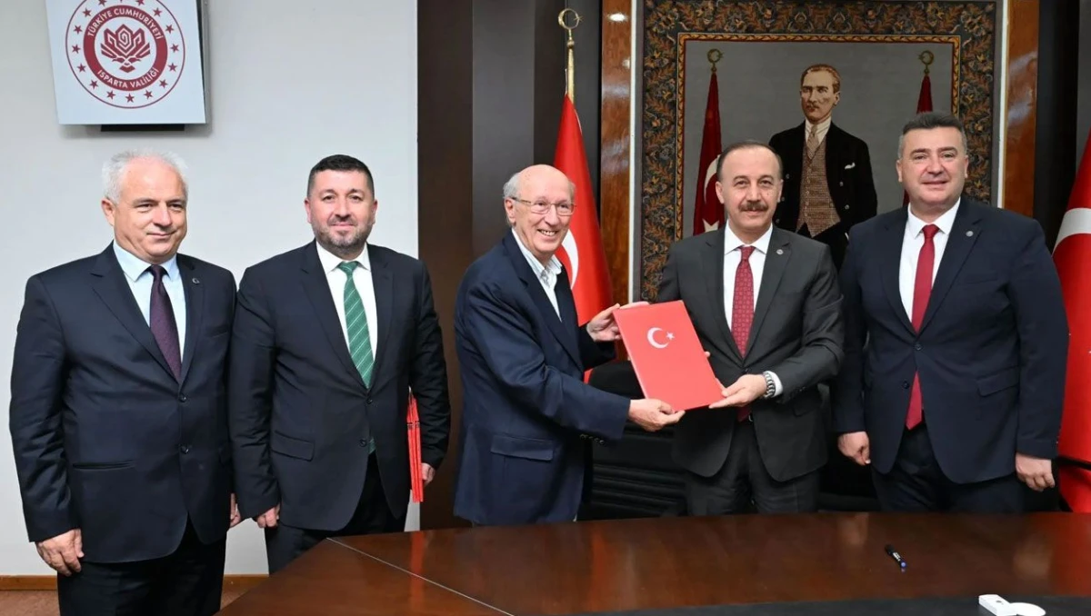 Eğirdir&rsquo;de Caddeye Hayırseverin Adı Verildi