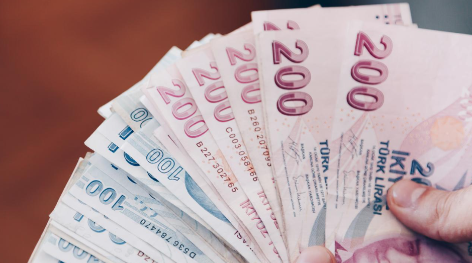 Emekliye 4 bin lira ikramiye Meclis'te kabul edildi