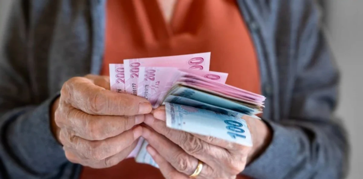 Emekliye ve Memura Ne Kadar Zam Gelecek?