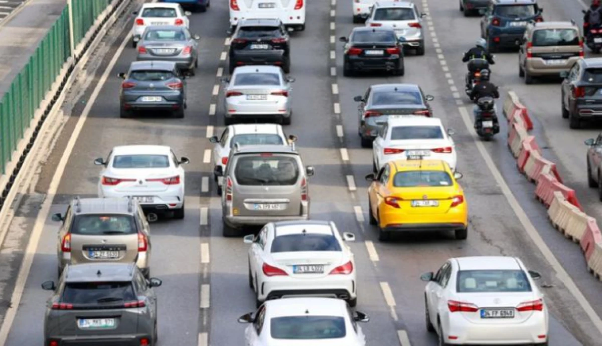 Emniyet Genel M&uuml;d&uuml;rl&uuml;ğ&uuml;nden 'APP plaka' a&ccedil;ıklaması