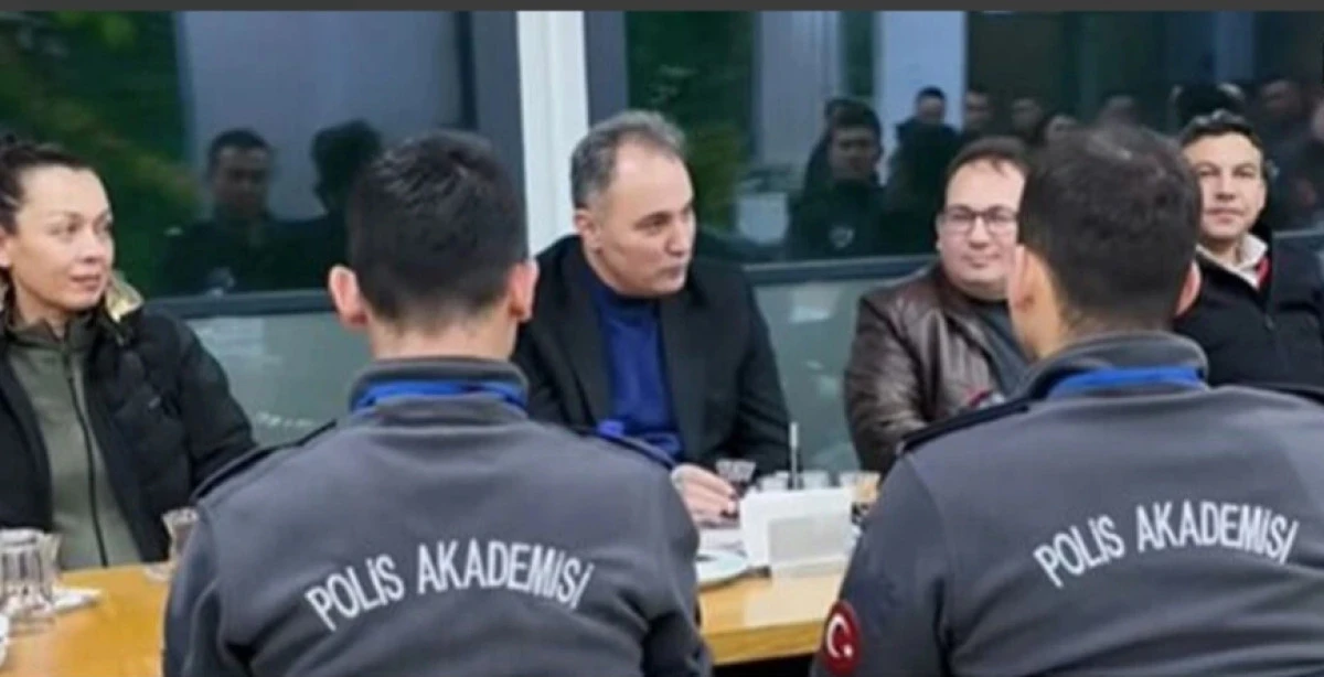 Emniyet M&uuml;d&uuml;r&uuml; Bildirici Polis Adaylarıyla İftar Sofrasında Buluştu