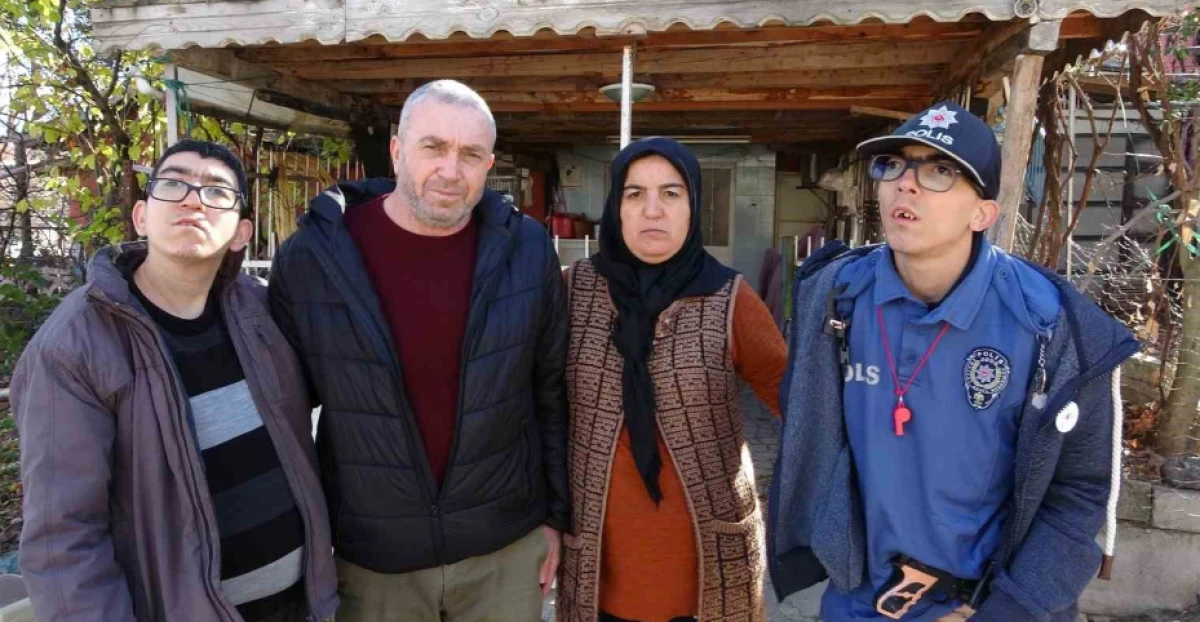 Engelli &ccedil;ocukları i&ccedil;in ev hayali kuran babaya m&uuml;teahhit darbesi iddiası