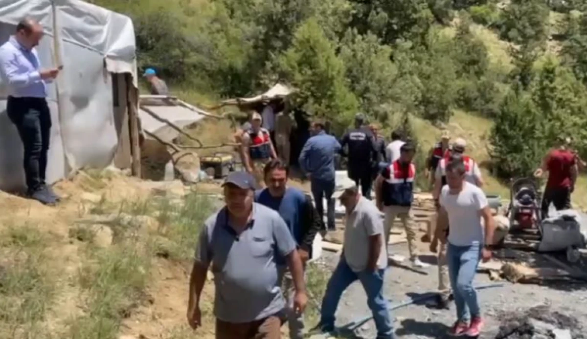 Erzurum Oltu'da taş ocağında göçük