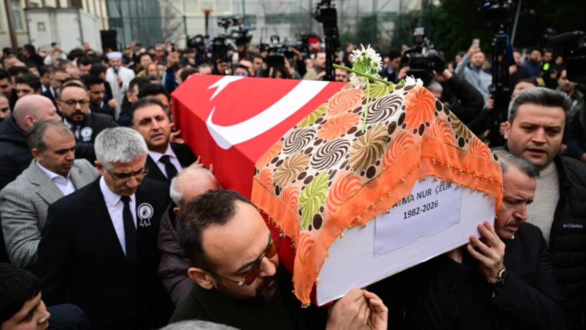 Fatma Nur &ouml;ğretmen i&ccedil;in okulunda t&ouml;ren d&uuml;zenlendi