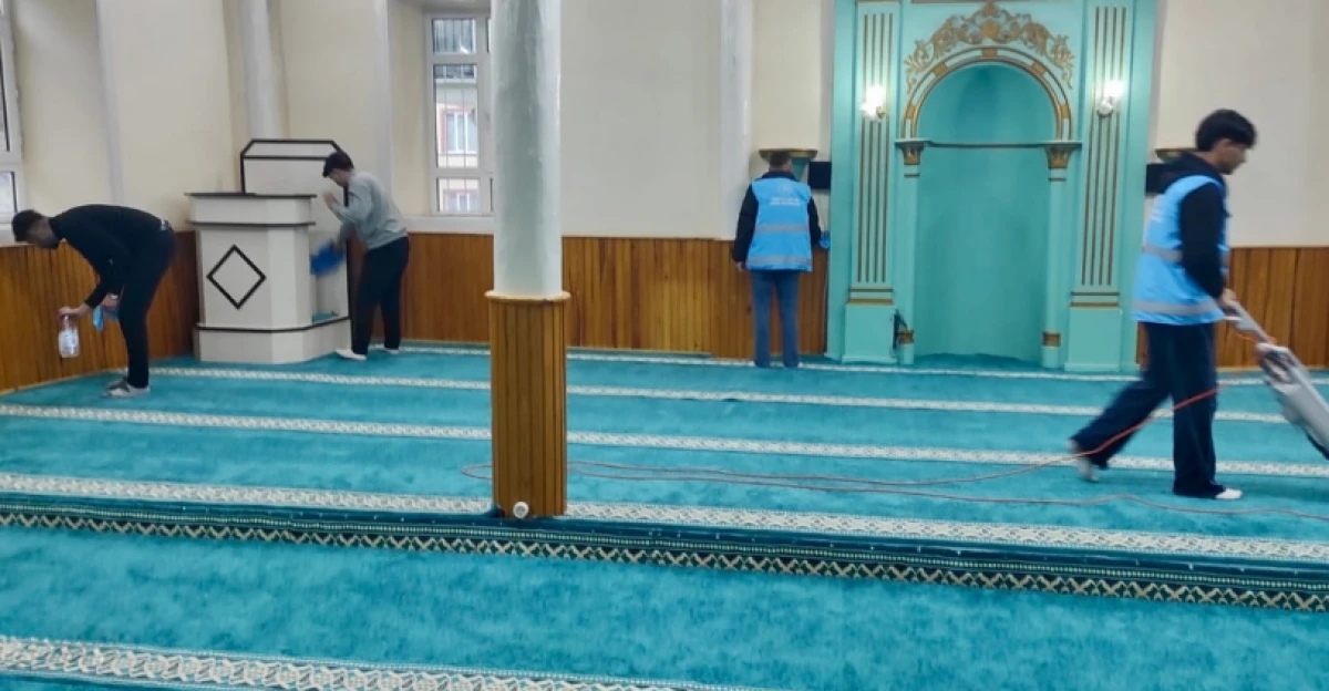 Gen&ccedil;lerden Ramazan&rsquo;a Anlamlı Dokunuş