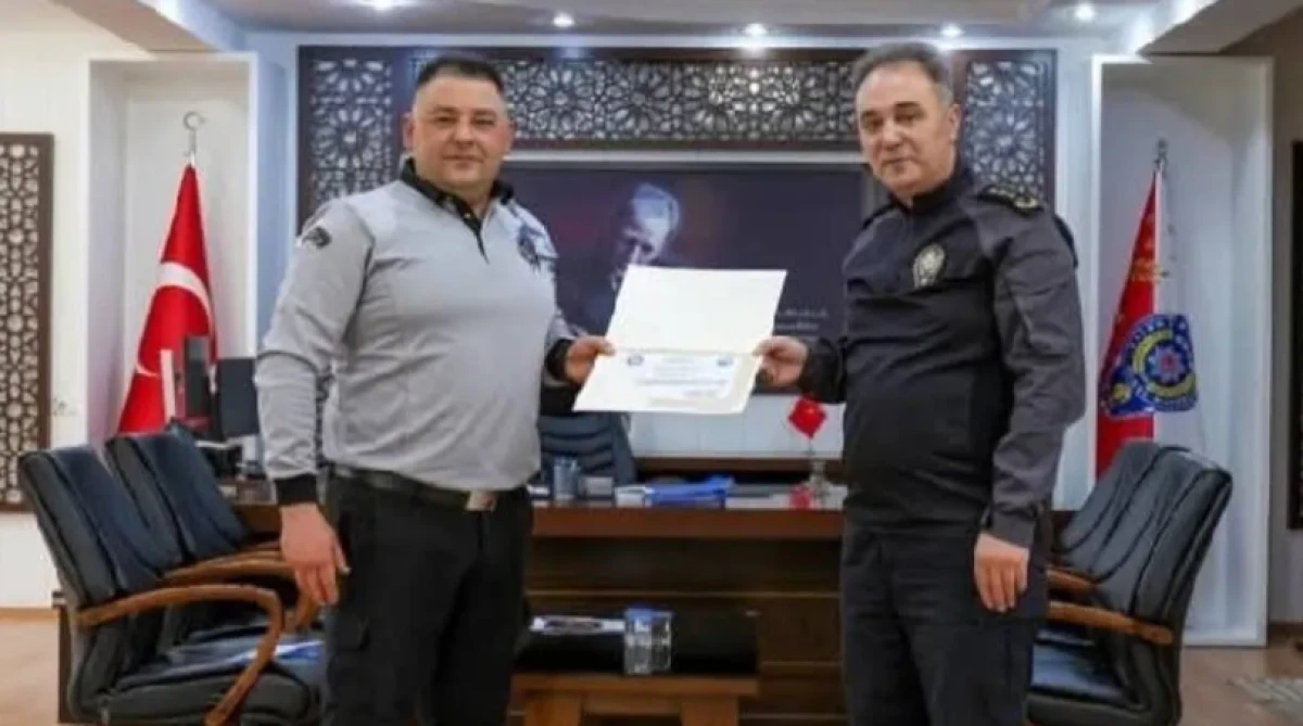 G&uuml;venlik G&ouml;revlisinden &Ouml;rnek Davranış