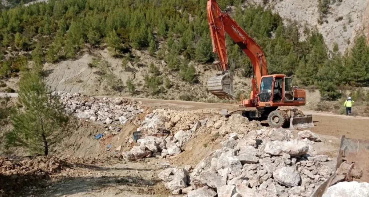 Heyelan &ouml;nleme &ccedil;alışmaları s&uuml;r&uuml;yor