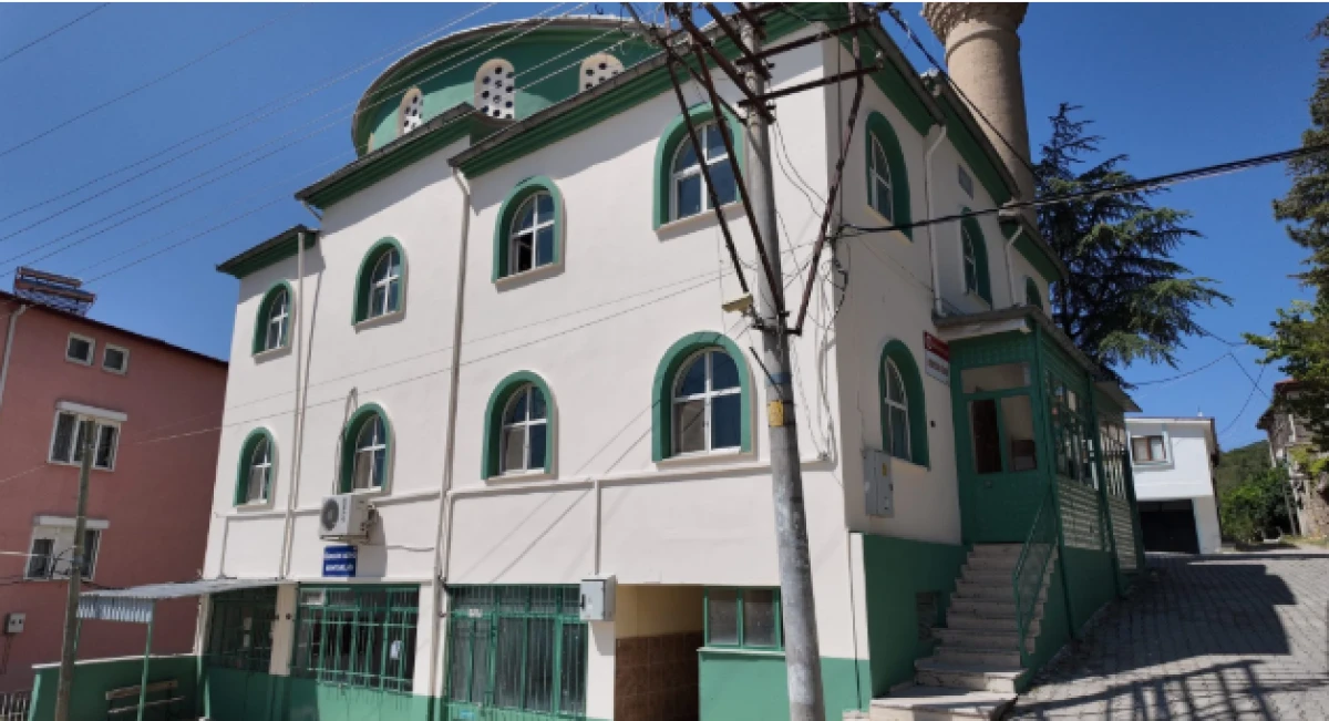 İğdecik Camiinin dış cephesi boyandı